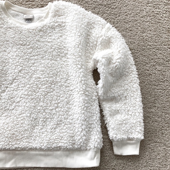 A New Day Fuzzy Fleece Pullover - Picture 3 of 5